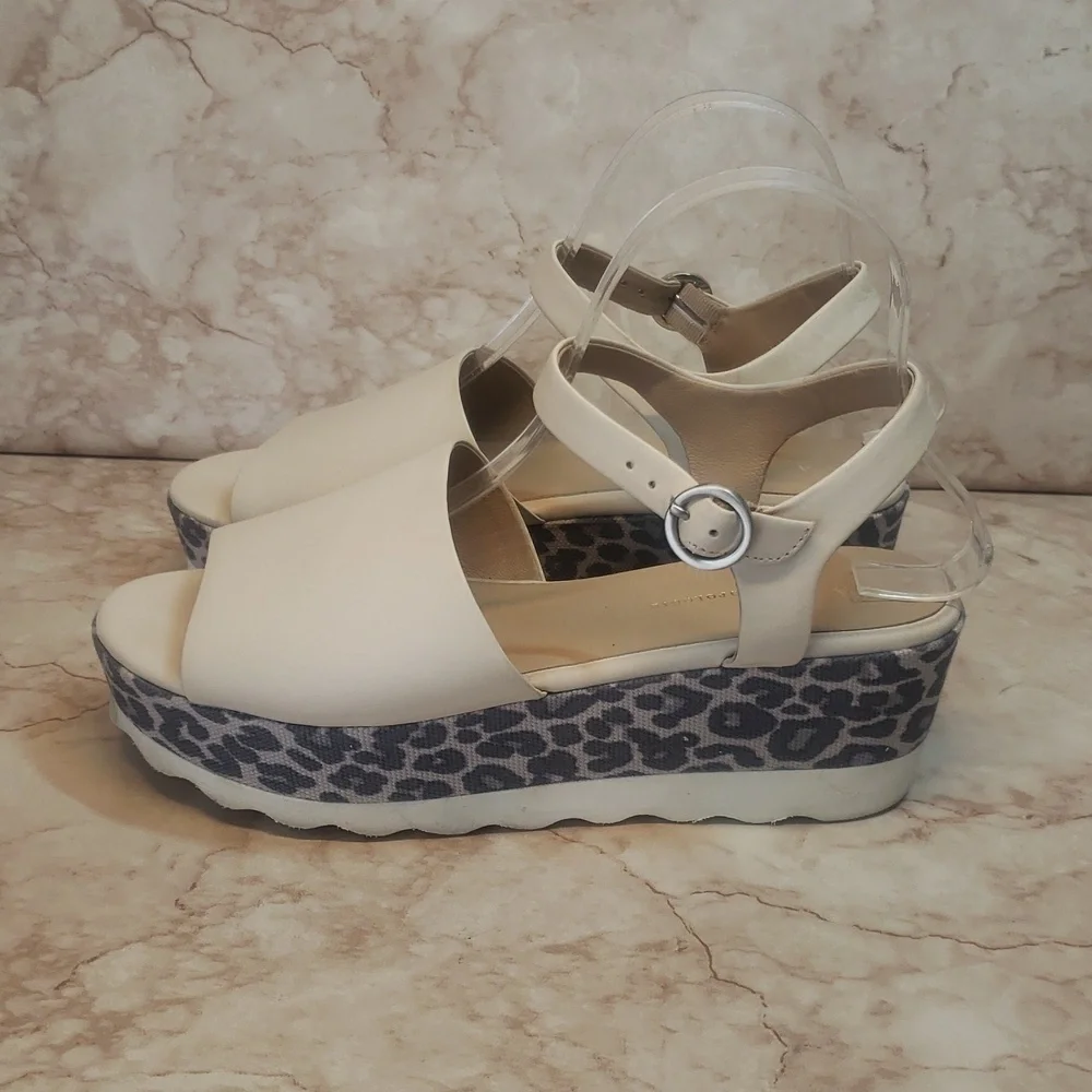 Antropologie Women's Cream And Gray Animal Print  Platform Sandals Size 40
